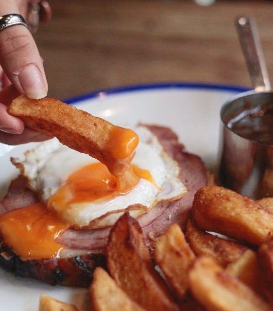 Competition Win bottomless brunch or Sunday lunch at The Bay Horse