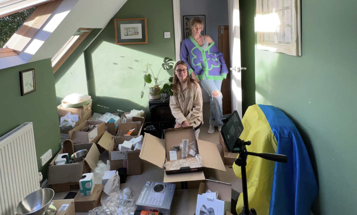 The Ukrainian friends selling stunning homemade candles after finding