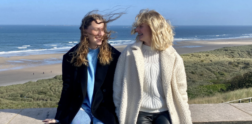 The Ukrainian friends selling stunning homemade candles after finding